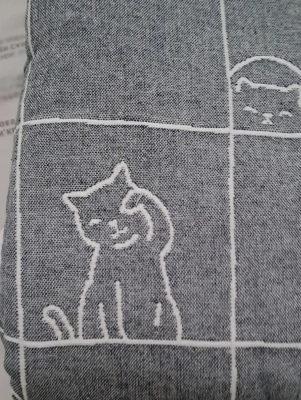 Cozy Cat Grid Blanket Reversible - Gray/White